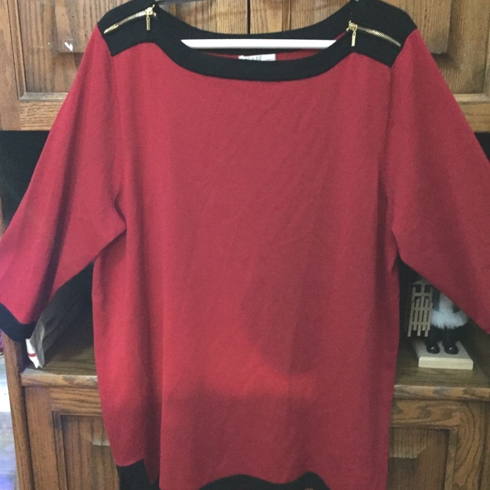 Woman's 2X Red and Black Sweater Zipper Decoration